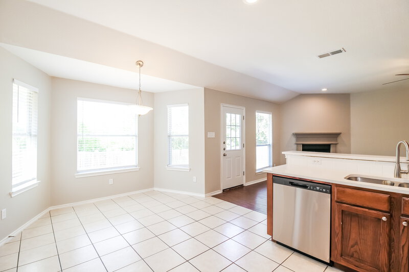 2,055/Mo, 3201 Anysa Ln Denton, TX 76209 Dining Room View 2