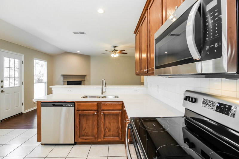 2,055/Mo, 3201 Anysa Ln Denton, TX 76209 Kitchen View 2
