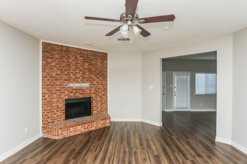 2,580/Mo, 1530 Aberdeen Dr Lancaster, TX 75134 Living Room View 2