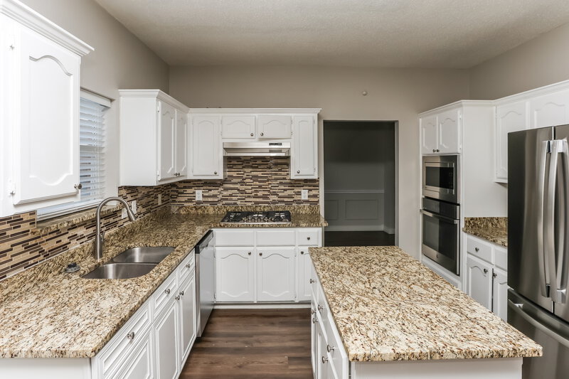 2,580/Mo, 1530 Aberdeen Dr Lancaster, TX 75134 Kitchen View
