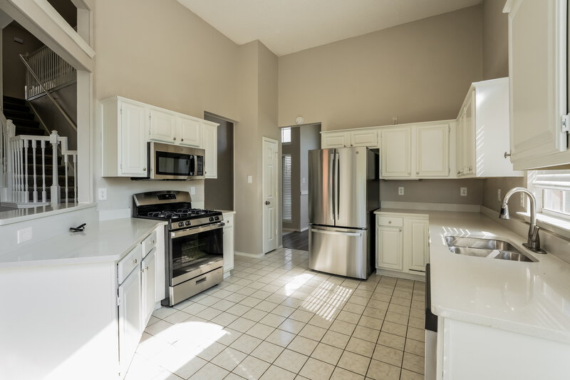 2,340/Mo, 808 Longleaf Dr Desoto, TX 75115 Kitchen View