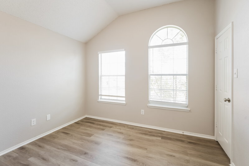 2,340/Mo, 808 Longleaf Dr Desoto, TX 75115 Bedroom View 2
