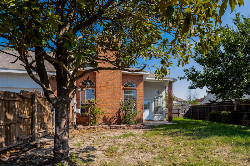 2,340/Mo, 808 Longleaf Dr Desoto, TX 75115 Rear View