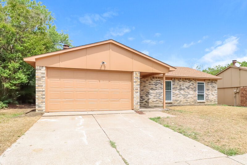 1,965/Mo, 6909 Fallbrook Ct Fort Worth, TX 76120 External View