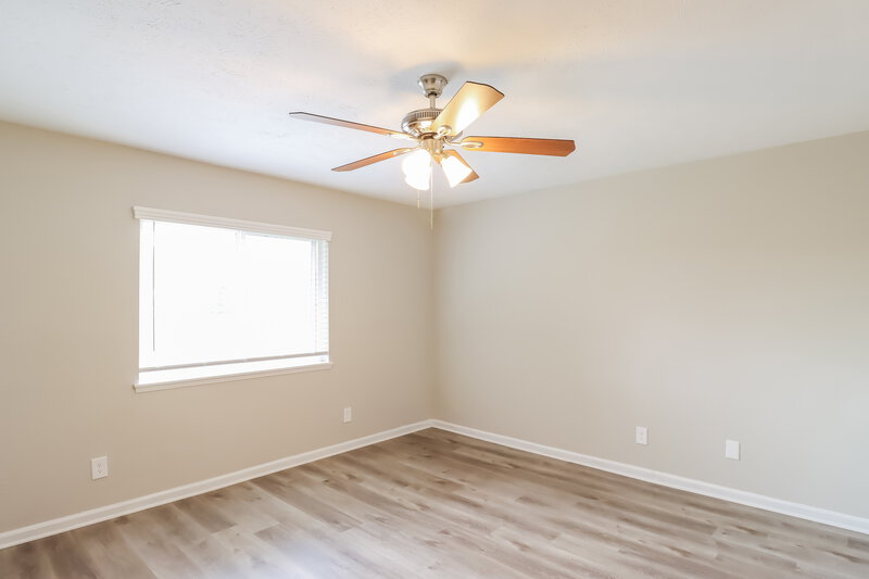 1,965/Mo, 6909 Fallbrook Ct Fort Worth, TX 76120 Main Bedroom View 2