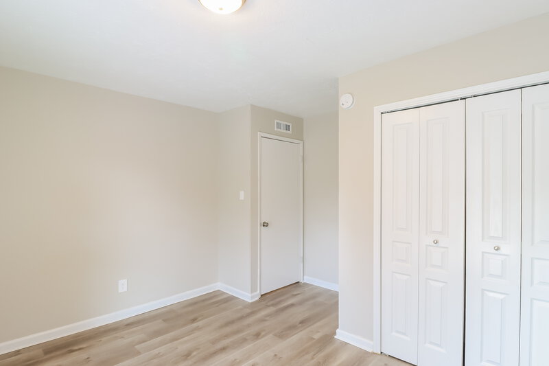 1,965/Mo, 6909 Fallbrook Ct Fort Worth, TX 76120 Bedroom View 2