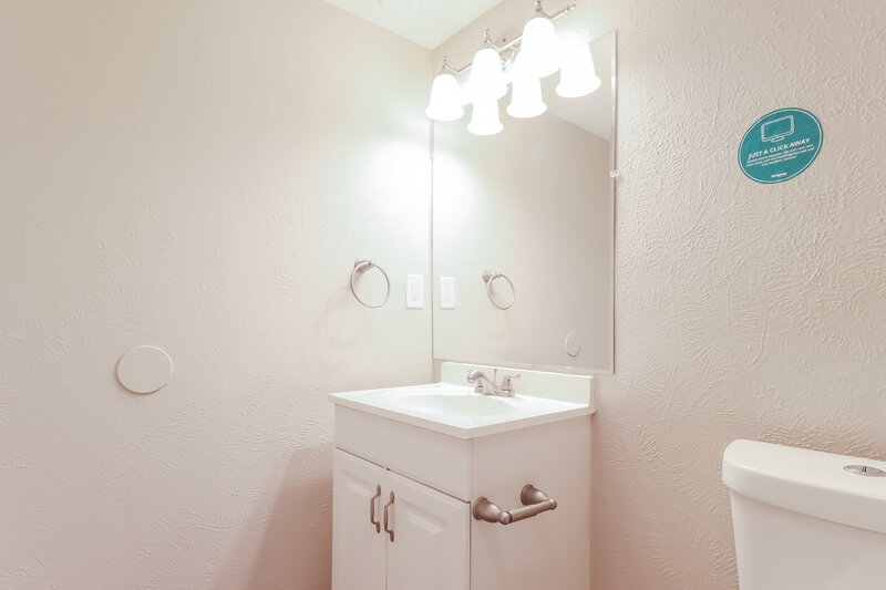 1,965/Mo, 6909 Fallbrook Ct Fort Worth, TX 76120 Bathroom View