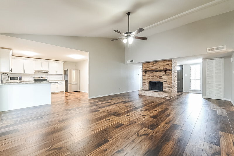 2,165/Mo, 624 Carl C Senter St Forney, TX 75126 Living Room View
