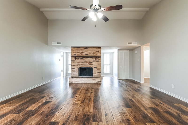 2,165/Mo, 624 Carl C Senter St Forney, TX 75126 Living Room View 2