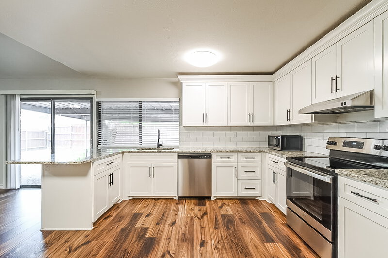 2,165/Mo, 624 Carl C Senter St Forney, TX 75126 Kitchen View 2