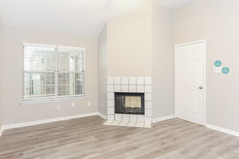 2,555/Mo, 434 Windhurst Dr Grand Prairie, TX 75052 Living Room View 4