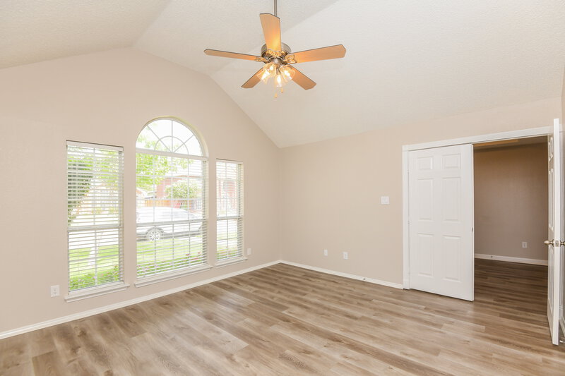 2,265/Mo, 7232 Indiana Ave Fort Worth, TX 76137 Living Room View 2