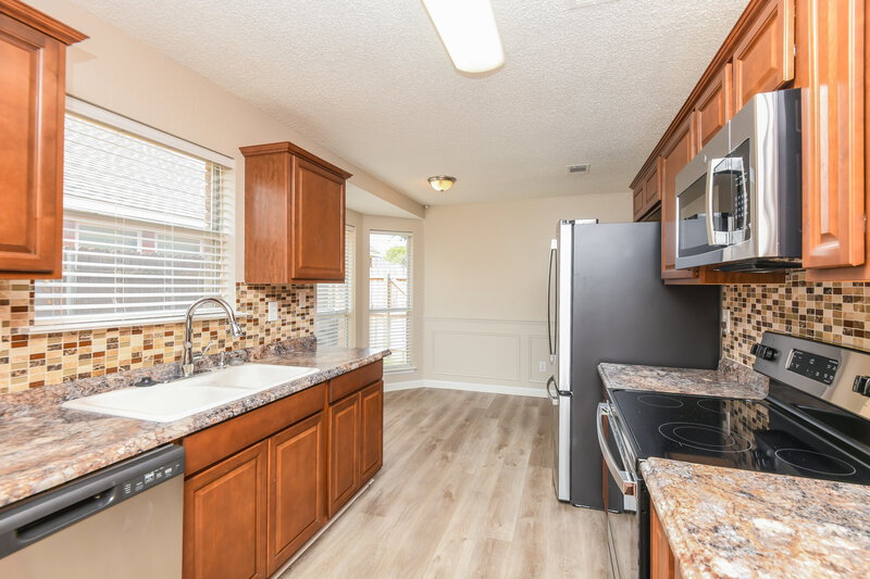 2,265/Mo, 7232 Indiana Ave Fort Worth, TX 76137 Kitchen View 2