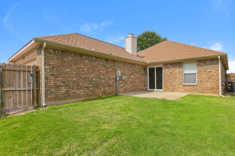 2,265/Mo, 7232 Indiana Ave Fort Worth, TX 76137 Rear View