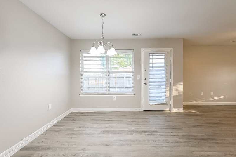 1,975/Mo, 201 Green Meadows Rd Wilmer, TX 75172 Dining Room View