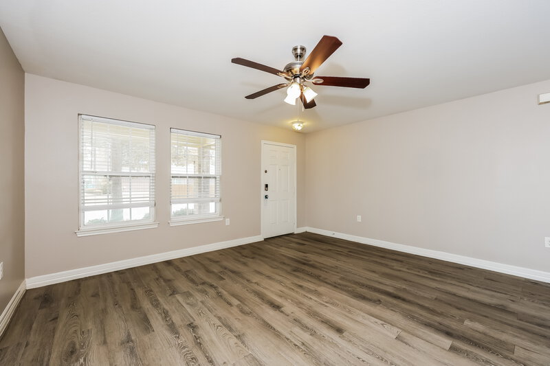 1,990/Mo, 201 Green Meadows Rd Wilmer, TX 75172 Living Room View 2
