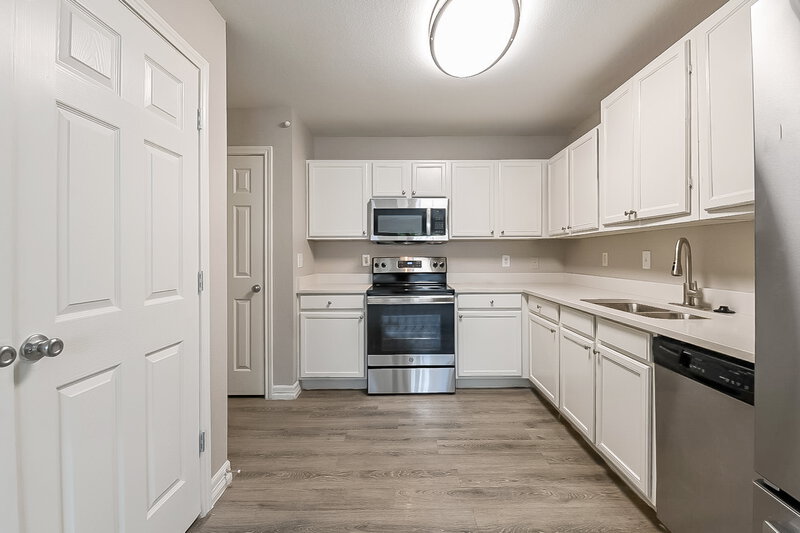 1,975/Mo, 201 Green Meadows Rd Wilmer, TX 75172 Kitchen View