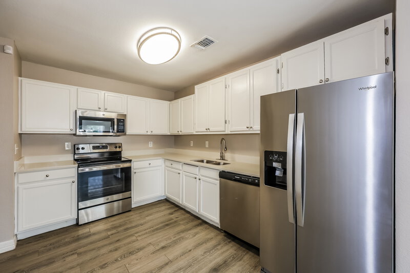 1,990/Mo, 201 Green Meadows Rd Wilmer, TX 75172 Kitchen View 2