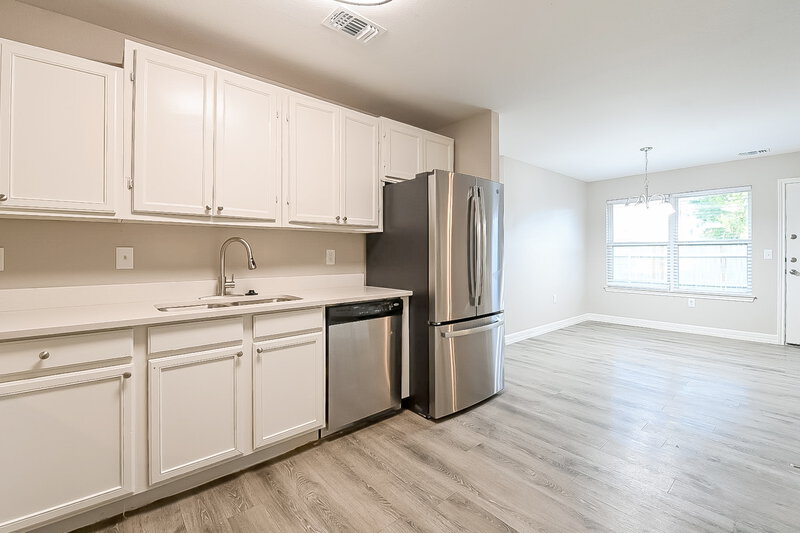 1,975/Mo, 201 Green Meadows Rd Wilmer, TX 75172 Kitchen View 2