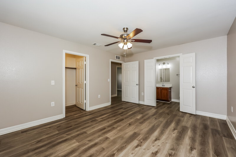 1,990/Mo, 201 Green Meadows Rd Wilmer, TX 75172 Main Bedroom View 2