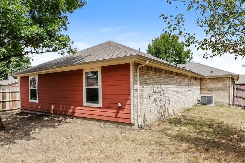 1,990/Mo, 201 Green Meadows Rd Wilmer, TX 75172 Rear View 2