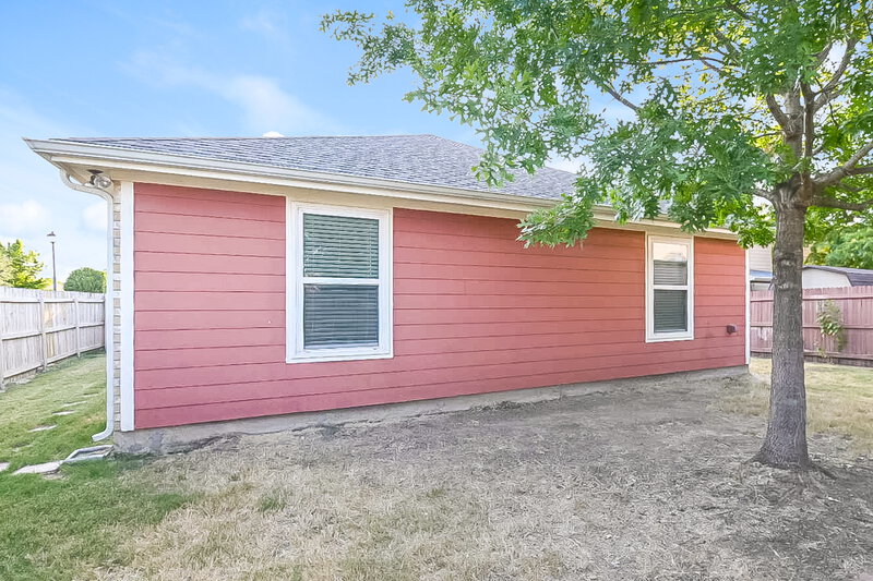 1,975/Mo, 201 Green Meadows Rd Wilmer, TX 75172 Rear View