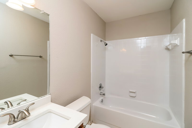 2,325/Mo, 4214 Ticino Valley Ct Arlington, TX 76016 Bathroom View