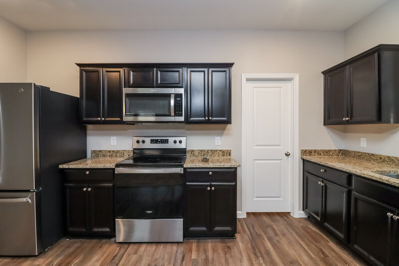 2,085/Mo, 10332 Jameson Ln Crowley, TX 76036 Kitchen View 2