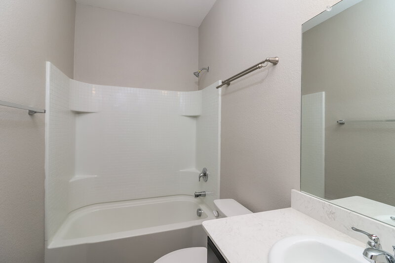 2,085/Mo, 10332 Jameson Ln Crowley, TX 76036 Bathroom View