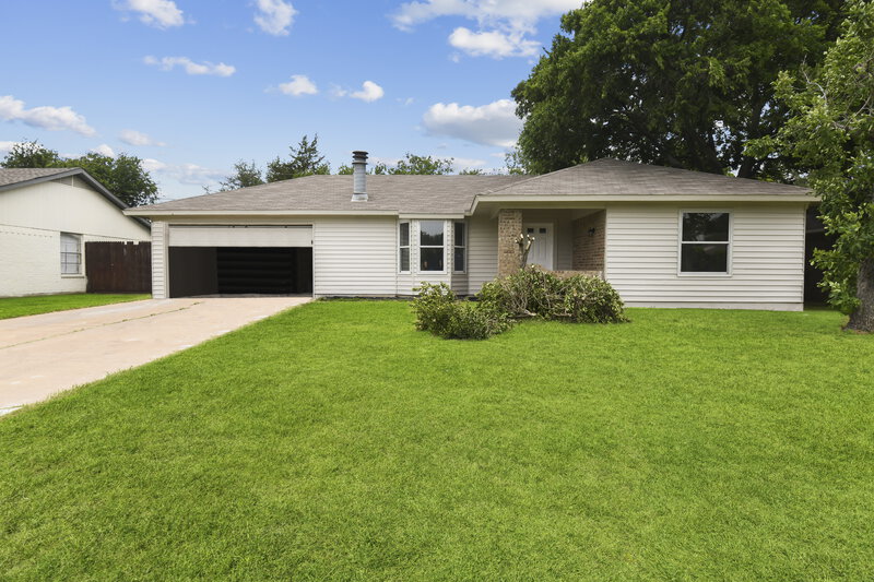 1,975/Mo, 508 Colonial Pl Everman, TX 76140 No Caption View