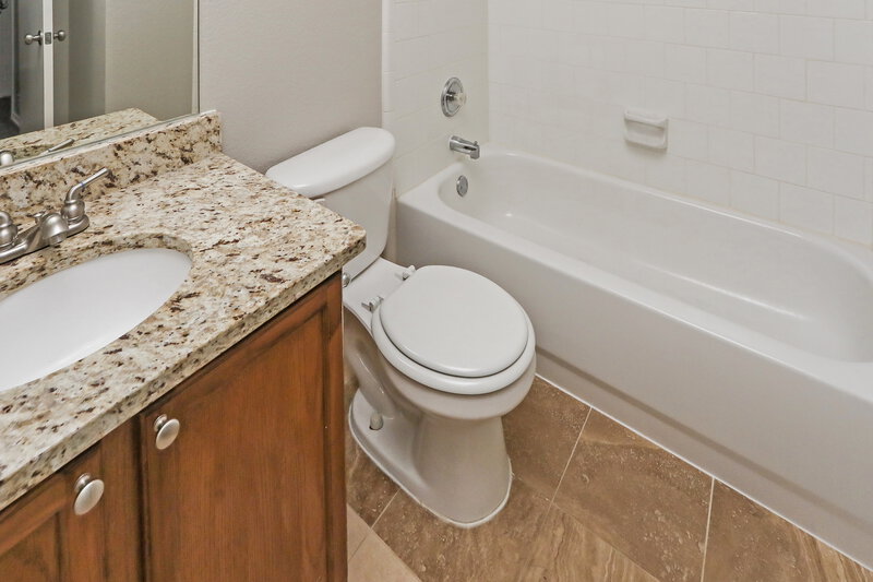 2,920/Mo, 230 Westminster Dr Glenn Heights, TX 75154 Bathroom View