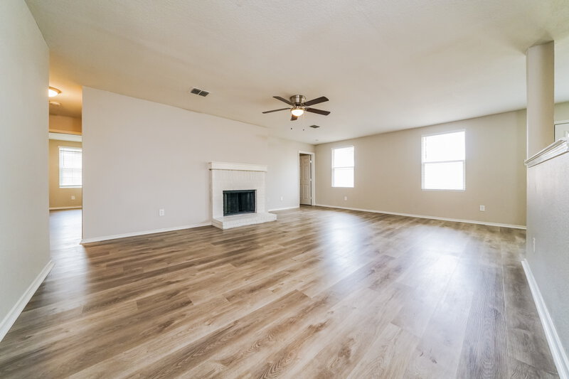 2,025/Mo, 1409 Englewood Dr Royse City, TX 75189 Living Room View 2