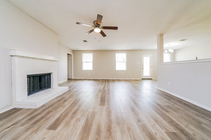2,025/Mo, 1409 Englewood Dr Royse City, TX 75189 Living Room View 3