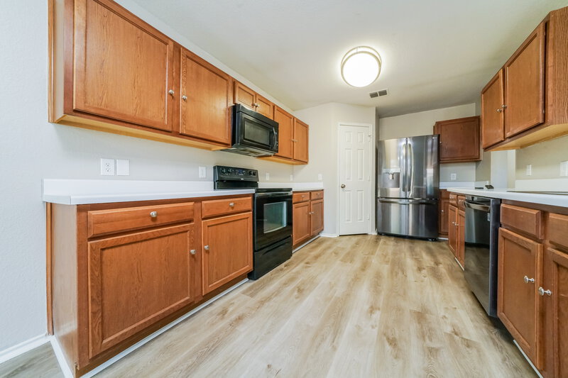2,025/Mo, 1409 Englewood Dr Royse City, TX 75189 Kitchen View 2