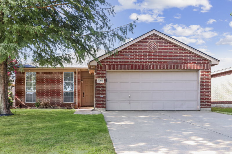 2,200/Mo, 4304 Bent Oaks Dr Arlington, TX 76001 External View