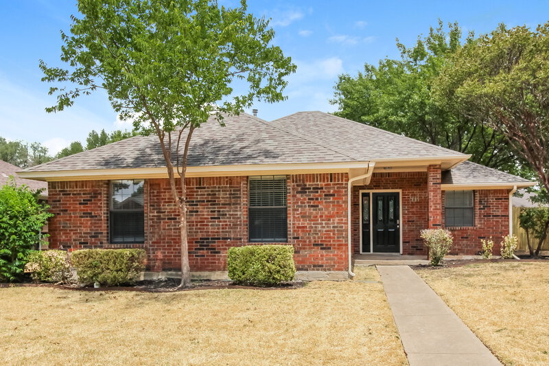 2,110/Mo, 217 Tanglewood St Denton, TX 76207 External View