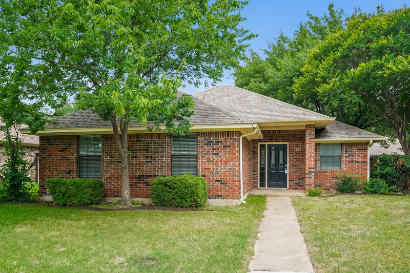 1,960/Mo, 217 Tanglewood St Denton, TX 76207 External View