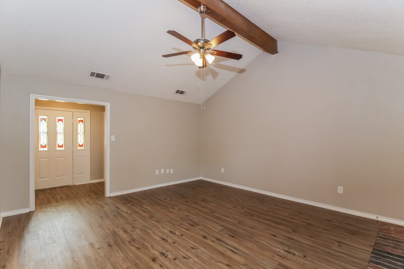 2,110/Mo, 217 Tanglewood St Denton, TX 76207 Foyer View