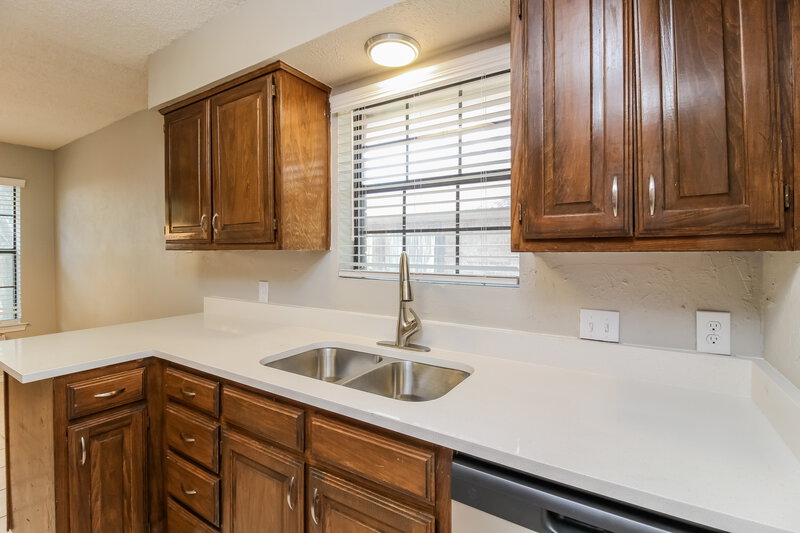 2,110/Mo, 217 Tanglewood St Denton, TX 76207 Kitchen View