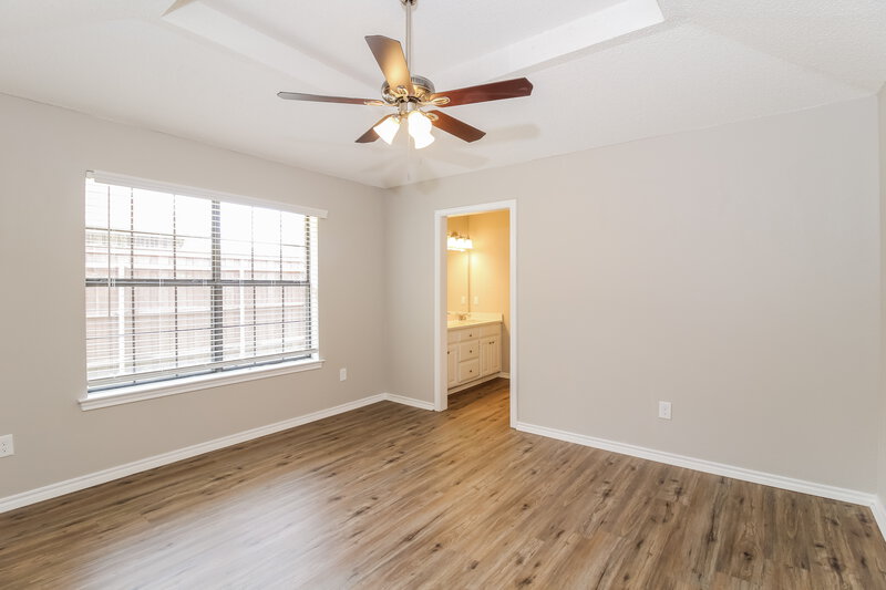 2,110/Mo, 217 Tanglewood St Denton, TX 76207 Main Bedroom View