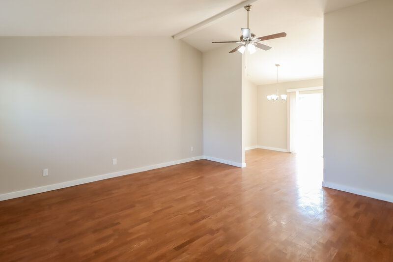 2,020/Mo, 1513 Rahall St Garland, TX 75040 Living Room View