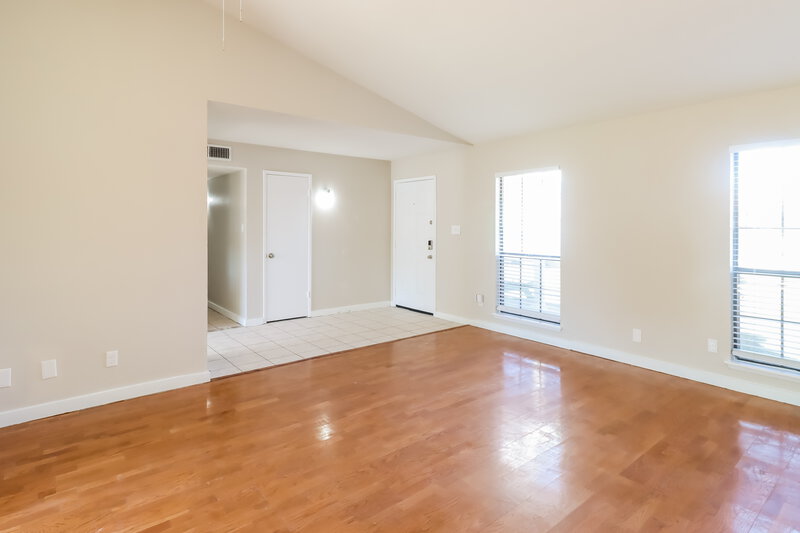 2,020/Mo, 1513 Rahall St Garland, TX 75040 Living Room View 2