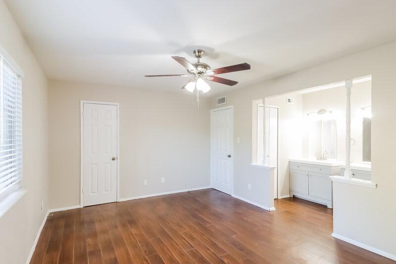 2,020/Mo, 1513 Rahall St Garland, TX 75040 Main Bedroom View