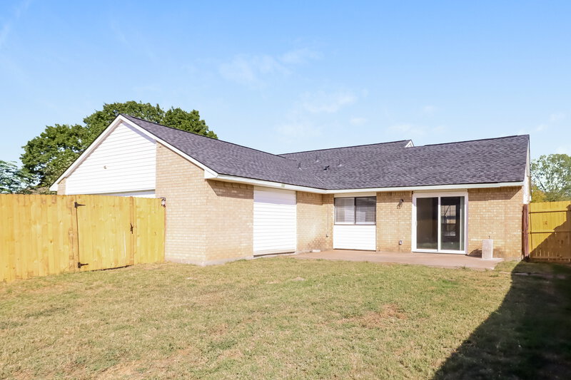 2,020/Mo, 1513 Rahall St Garland, TX 75040 Rear View