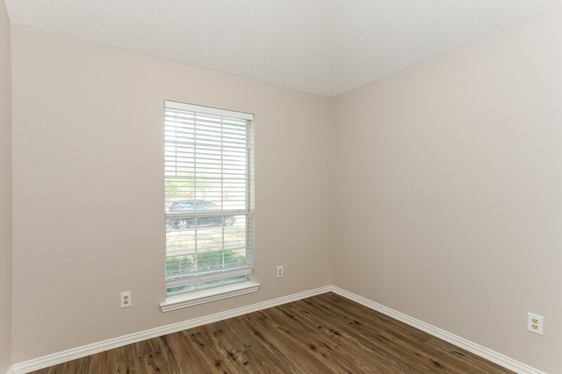2,370/Mo, 1029 Hampshire Ln Cedar Hill, TX 75104 Bedroom View 2