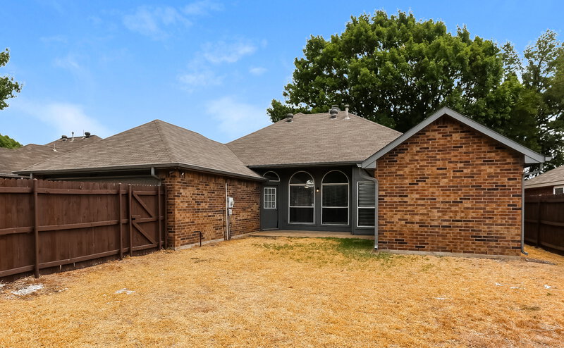 2,370/Mo, 1029 Hampshire Ln Cedar Hill, TX 75104 Rear View