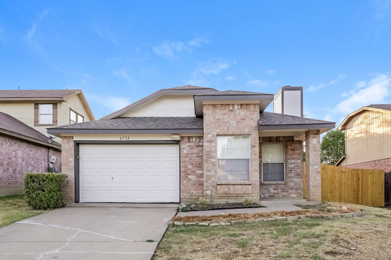 1,805/Mo, 6732 Woodsmoke Way Fort Worth, TX 76137 External View