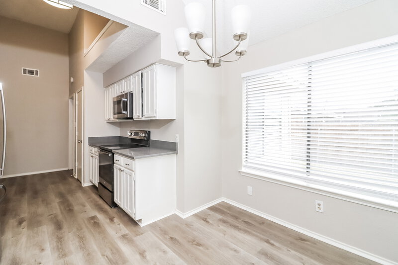 2,230/Mo, 406 Benjamin Ln Arlington, TX 76002 Dining Room View