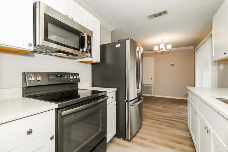 1,790/Mo, 721 Oak Grove Ln Royse City, TX 75189 Kitchen View 2