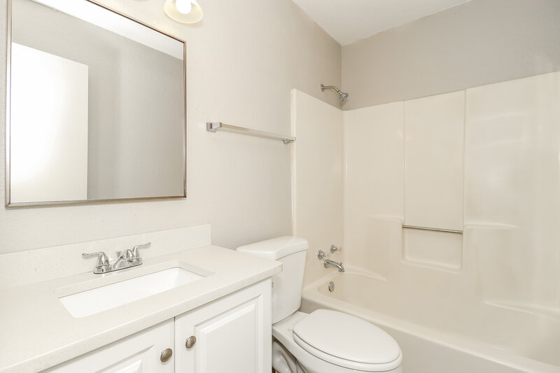 1,790/Mo, 721 Oak Grove Ln Royse City, TX 75189 Bathroom View